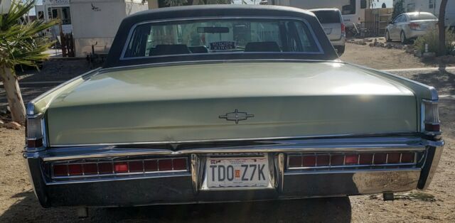 Lincoln Continental 1969 image number 3