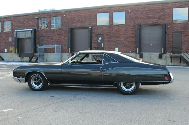 Buick Riviera 1970 image number 1