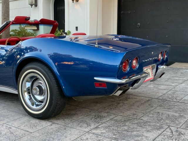 Chevrolet Corvette 1972 image number 10