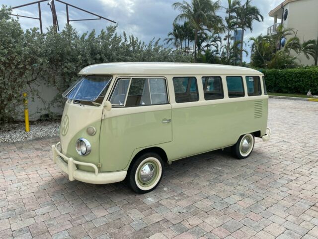 Volkswagen Bus/Vanagon 1974 image number 24