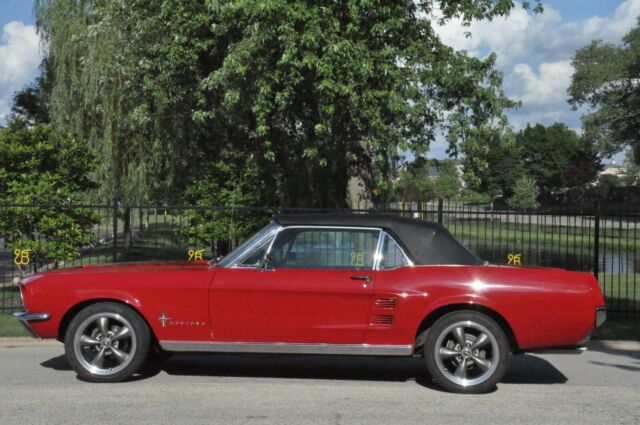 Ford Mustang 1967 image number 10