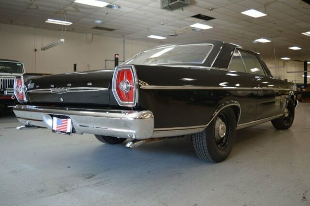 Ford Galaxie 1965 image number 29