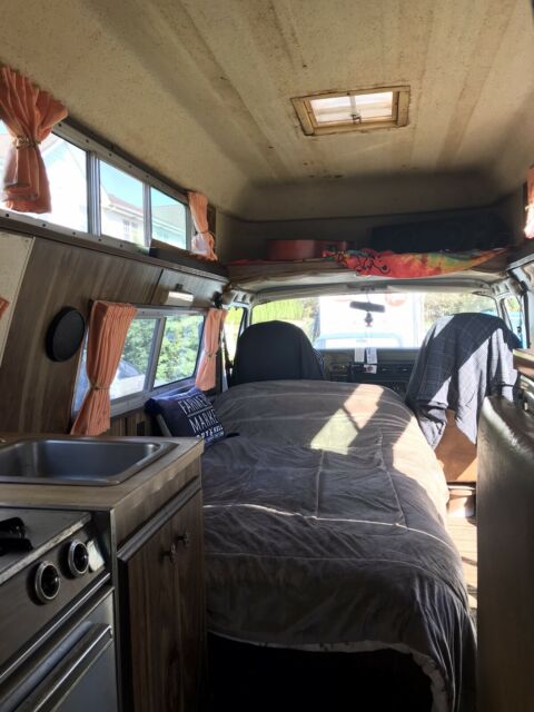 Dodge B300 Coachmen Campervan RV 1976 image number 12