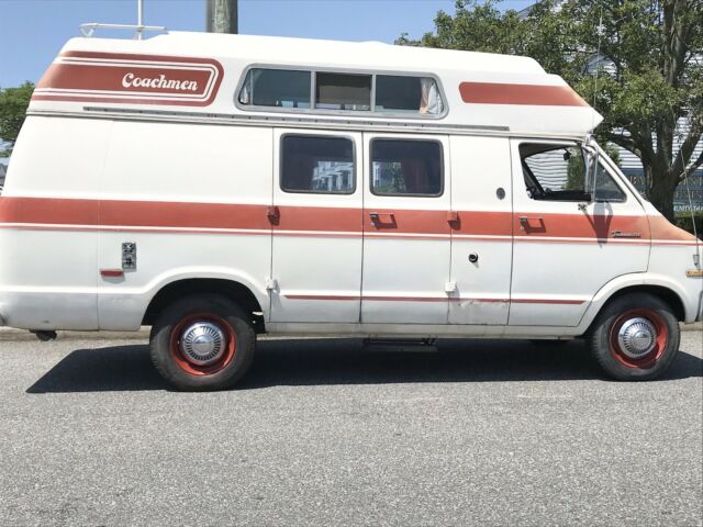 Dodge B300 Coachmen Campervan RV 1976 image number 15