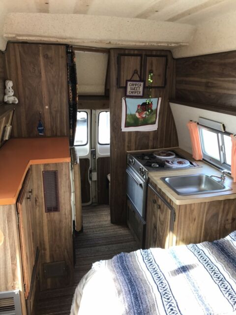 Dodge B300 Coachmen Campervan RV 1976 image number 16