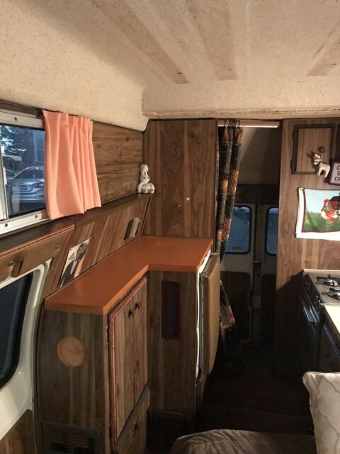 Dodge B300 Coachmen Campervan RV 1976 image number 17