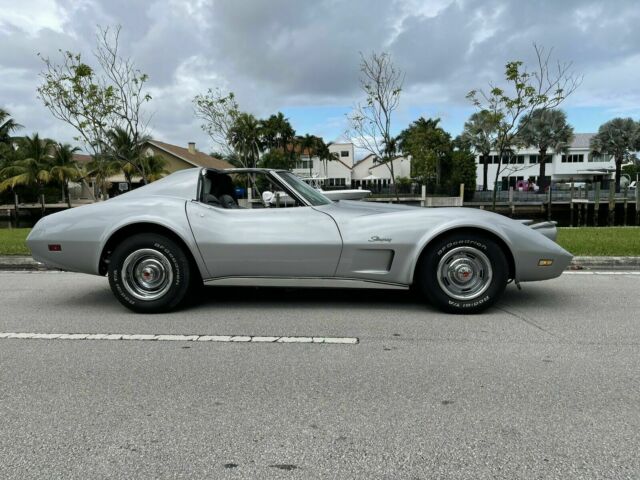 Chevrolet Corvette 1974 image number 18