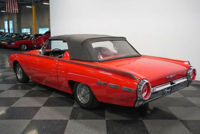 Ford Thunderbird 1962 image number 9