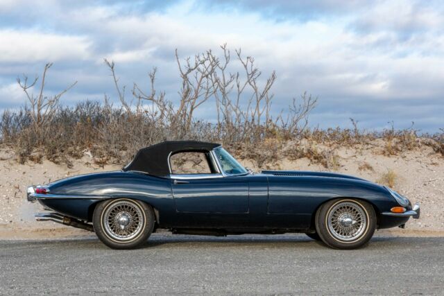 Jaguar E-Type 1964 image number 12