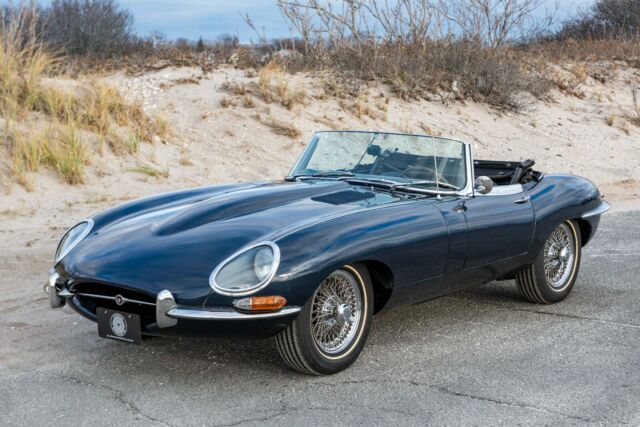 Jaguar E-Type 1964 image number 28