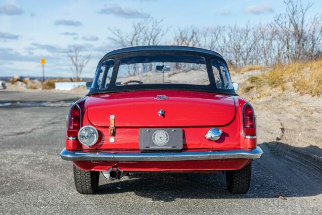 MG MGB 1966 image number 2