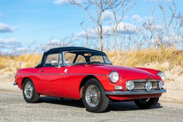 MG MGB 1966 image number 29