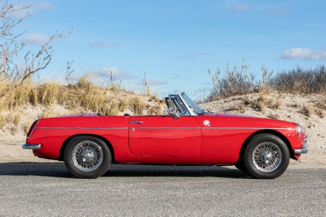 MG MGB 1966 image number 34