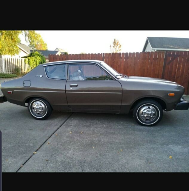 Datsun B-210 1977 image number 1