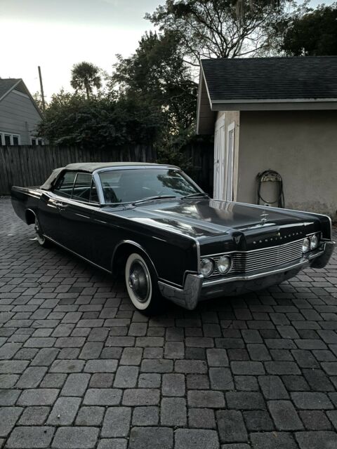 Lincoln Continental 1967 image number 13