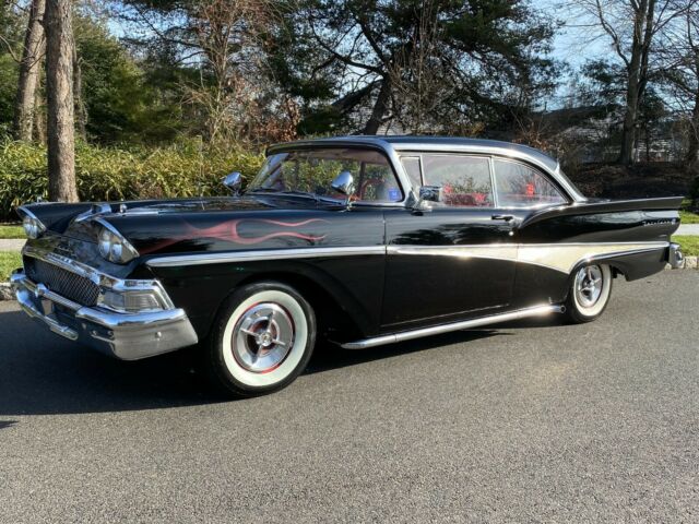 Ford Fairlane 1958 image number 0