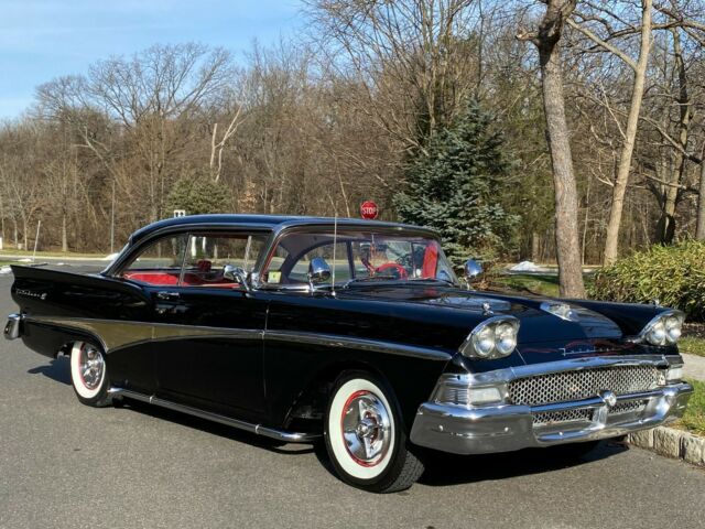 Ford Fairlane 1958 image number 1