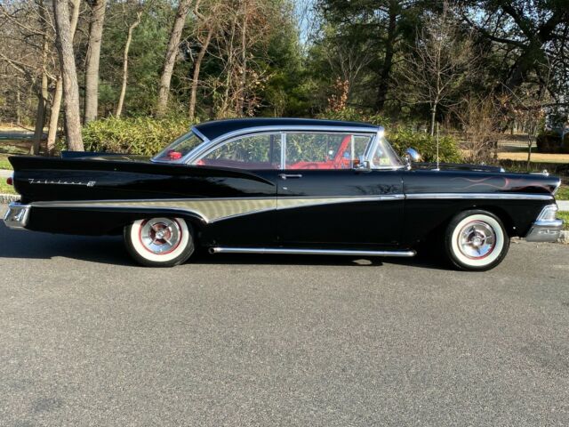 Ford Fairlane 1958 image number 2