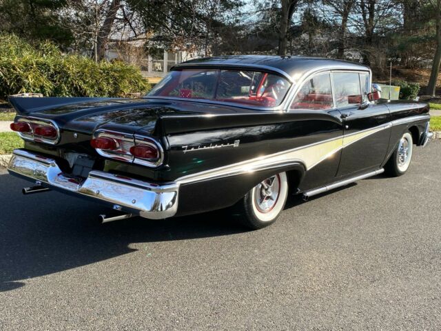 Ford Fairlane 1958 image number 28