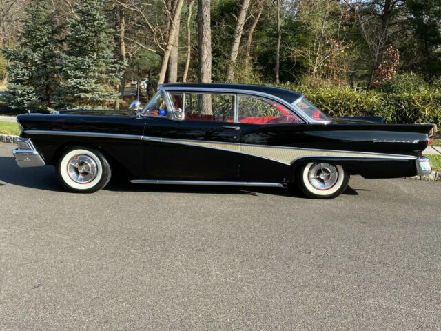 Ford Fairlane 1958 image number 9