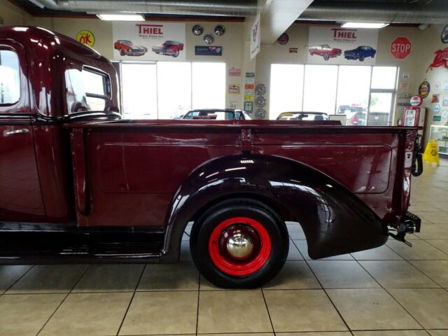 Ford 3/4 Ton Trucks 1941 image number 20