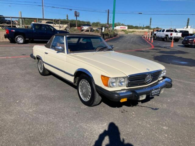 Mercedes-Benz SL-Class 1979 image number 1