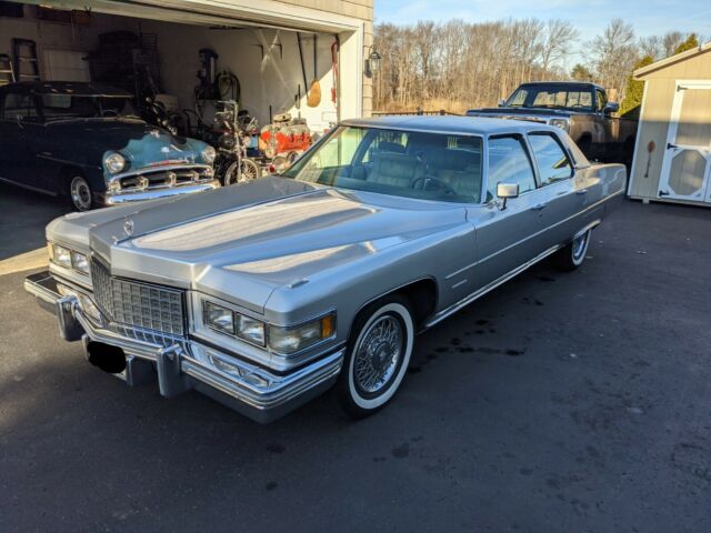 Cadillac Fleetwood 1976 image number 23