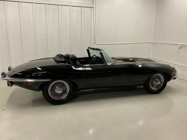 Jaguar E-Type 1970 image number 15