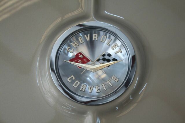 Chevrolet Corvette 1961 image number 19