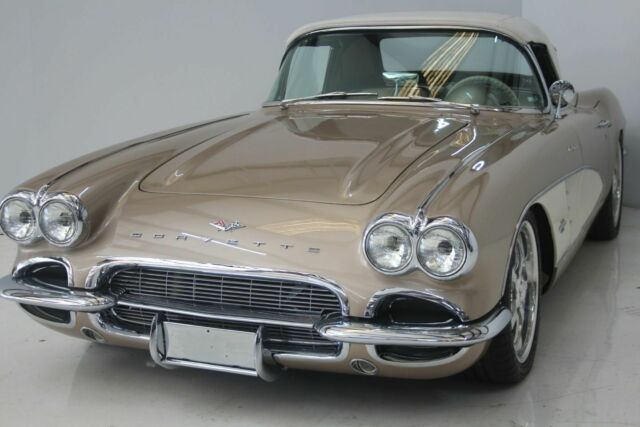 Chevrolet Corvette 1961 image number 30