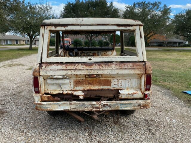 Ford Bronco 1969 image number 2