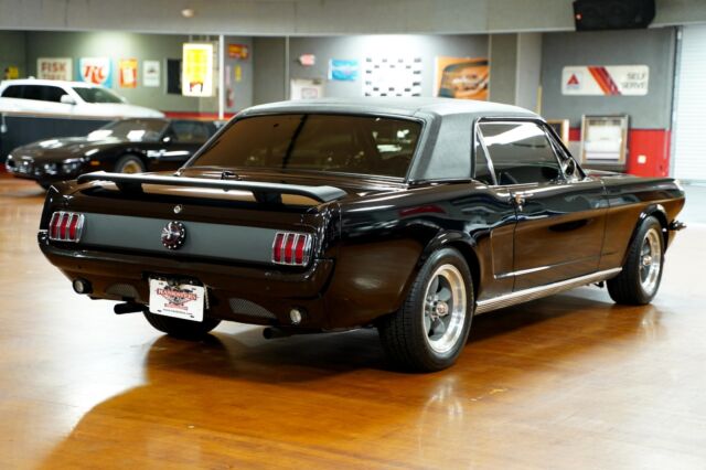 Ford Mustang 1966 image number 17