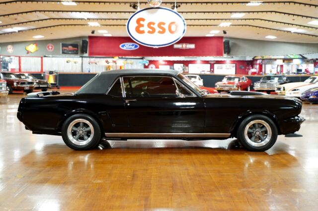 Ford Mustang 1966 image number 18