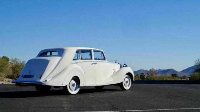 Rolls-Royce Silver Wraith 1951 image number 12