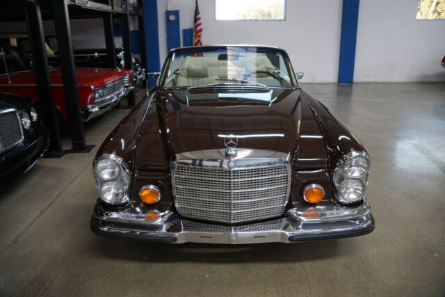 Mercedes-Benz 280SE 3.5 V8 Cabriolet 1971 image number 7