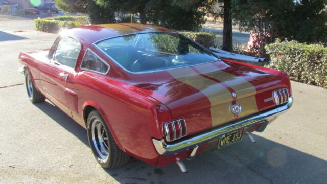 Ford Mustang 1965 image number 29