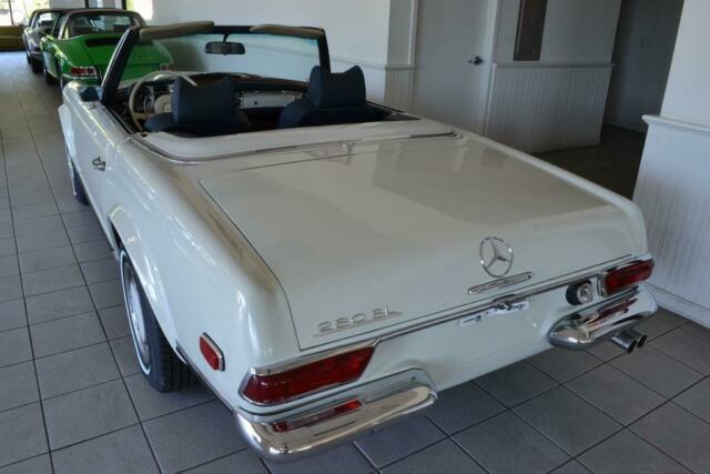 Mercedes-Benz SL-Class 1969 image number 29