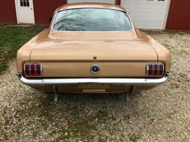 Ford Mustang 1965 image number 18