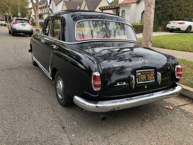 Mercedes-Benz 200-Series 1956 image number 2