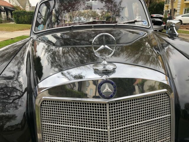 Mercedes-Benz 200-Series 1956 image number 31