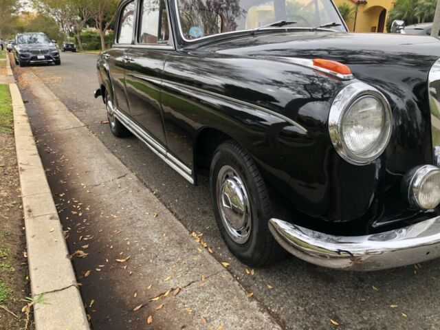 Mercedes-Benz 200-Series 1956 image number 6