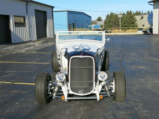 Ford Roadster, Removable Top, 1932 image number 17