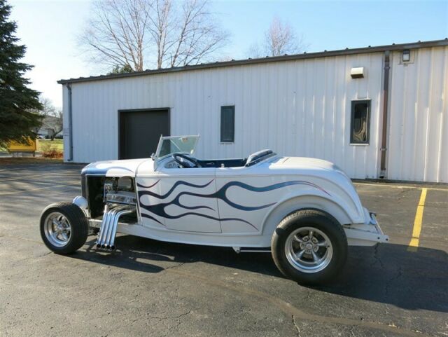 Ford Roadster, Removable Top, 1932 image number 30