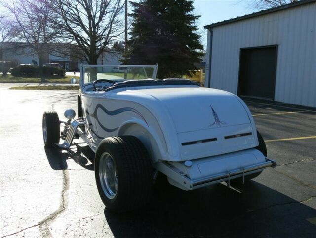 Ford Roadster, Removable Top, 1932 image number 32