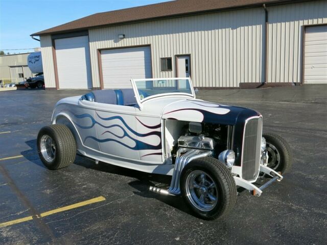 Ford Roadster, Removable Top, 1932 image number 39