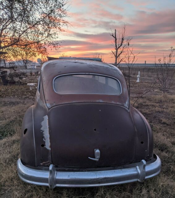 DeSoto 9 Passenger Suburban 1946 image number 1