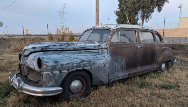 DeSoto 9 Passenger Suburban 1946 image number 2