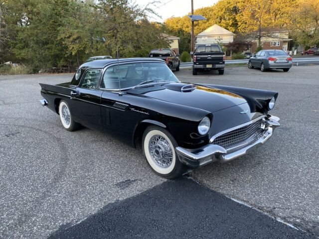 Ford Thunderbird Hardtop 1957 image number 0