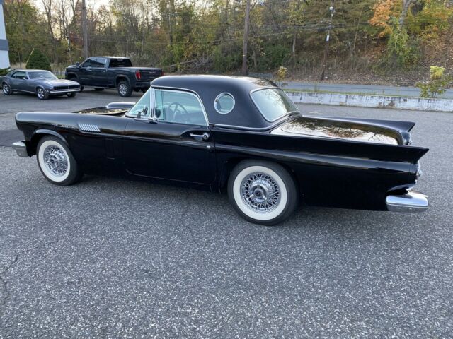 Ford Thunderbird Hardtop 1957 image number 21