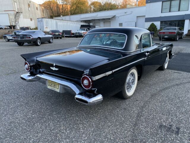 Ford Thunderbird Hardtop 1957 image number 23